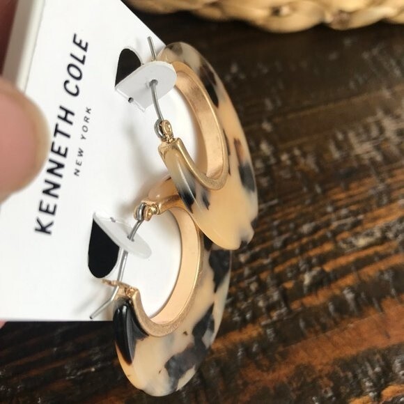 KENNETH COLE Tan Black Tortoise Rhinestone Gold tone Hoops 511x2 - Picture 6 of 7